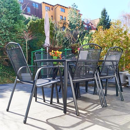 Cozy Apartments With Terrace Near Prague Castle Екстер'єр фото
