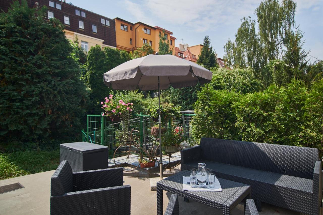 Cozy Apartments With Terrace Near Prague Castle Екстер'єр фото