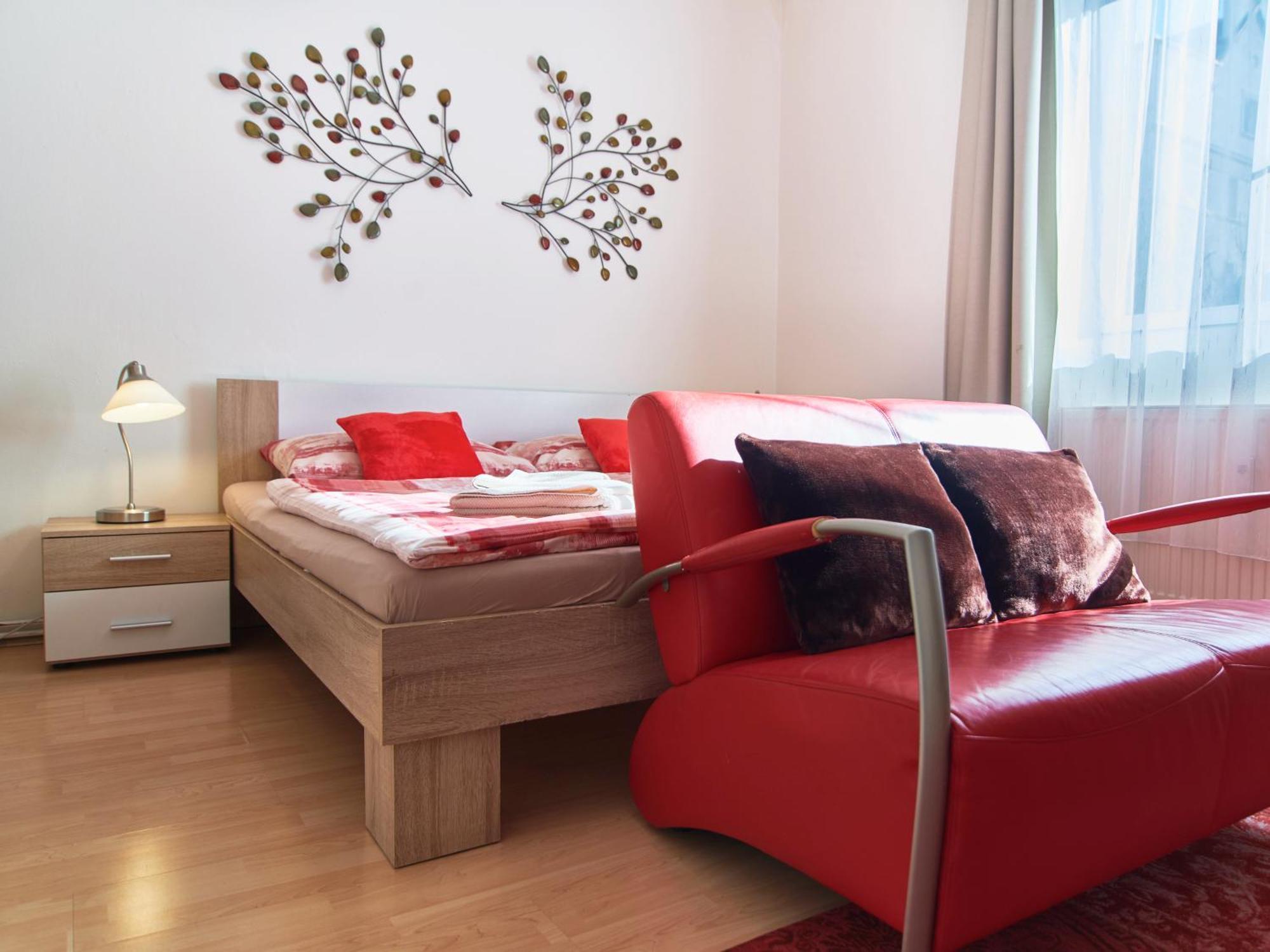 Cozy Apartments With Terrace Near Prague Castle Екстер'єр фото