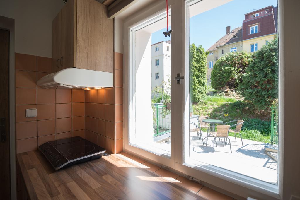 Cozy Apartments With Terrace Near Prague Castle Екстер'єр фото